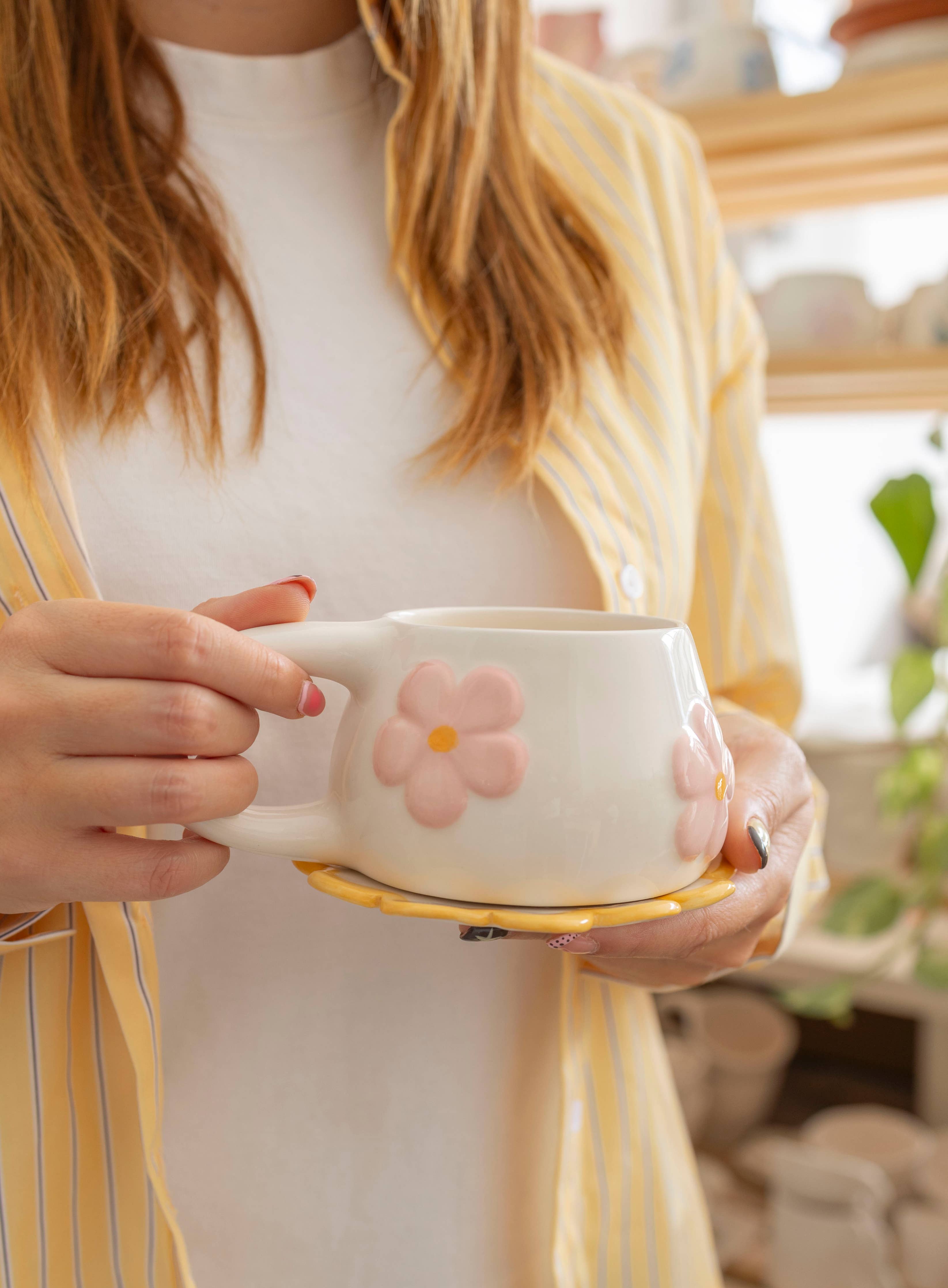Blomma Mug – Handmade Ceramic Flower Cup (300 ml): Pink mug