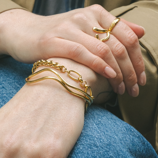 Everyday Adjustable Cross Ring