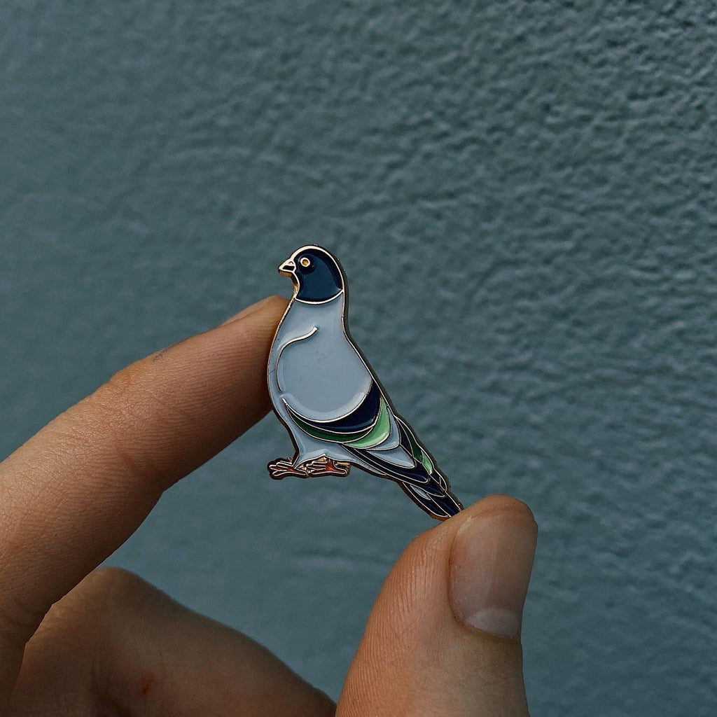 Enamel Pin "Pigeon"