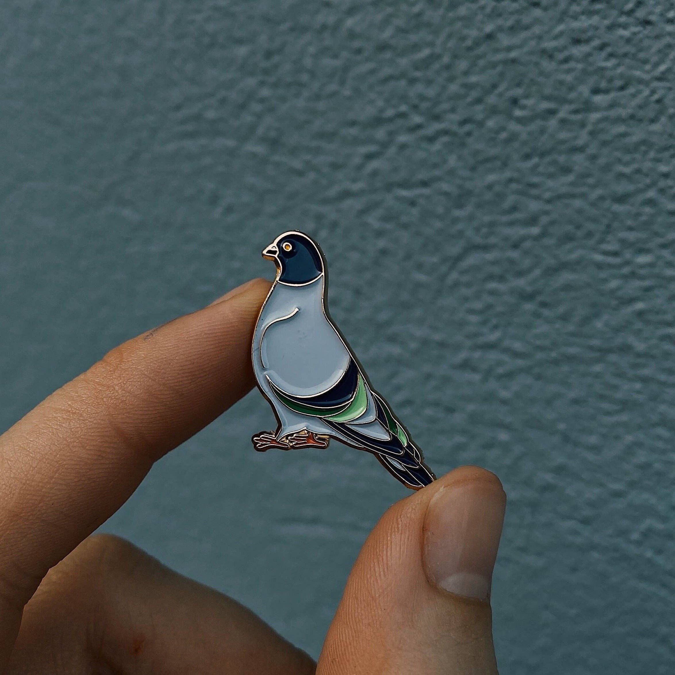 Enamel Pin "Pigeon"