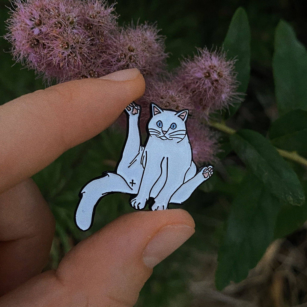 Enamel Pin "Sitting Cat"