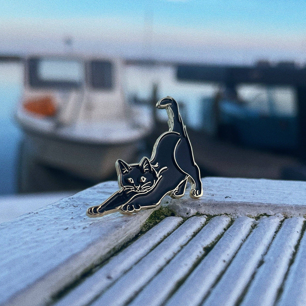 Enamel Pin "Stretching Cat"