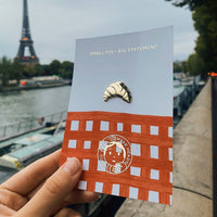 Golden Metal Pin "Croissant"