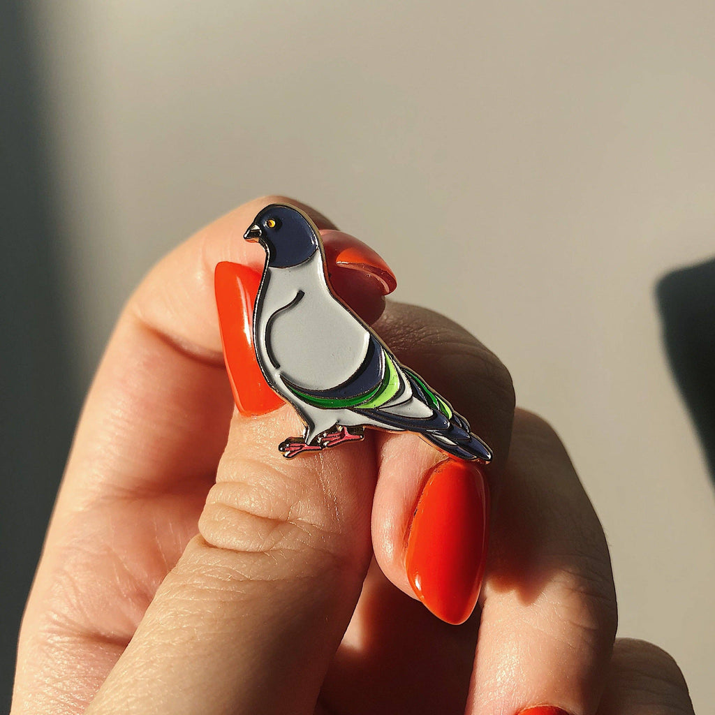 Enamel Pin "Pigeon"