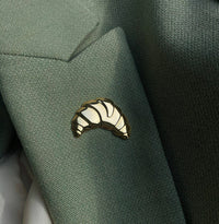Golden Metal Pin "Croissant"